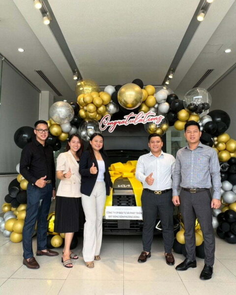 CHUC-MUNG-MR-BUI-THE-KHUONG-SO-HUU-XE-HOP-SANG-XIN-Anh - phuongdongcorp.vn (1) CHUC-MUNG-MR-BUI-THE-KHUONG-SO-HUU-XE-HOP-SANG-XIN-Anh - phuongdongcorp.vn (1)