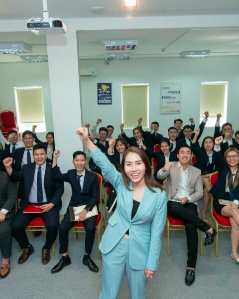 Có Thực Sự Dễ Dàng Khi Bước Vào Nghề Môi Giới Bất Động Sản - phuongdongcorp.vn (3) Có Thực Sự Dễ Dàng Khi Bước Vào Nghề Môi Giới Bất Động Sản - phuongdongcorp.vn (3)