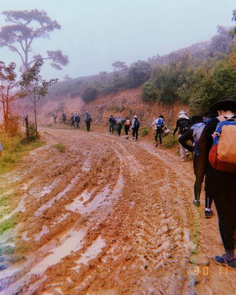 Hành trình trekking Phương Đông Corp Get Up - Get Out - Get Going (2) Hành trình trekking Phương Đông Corp Get Up - Get Out - Get Going (2)