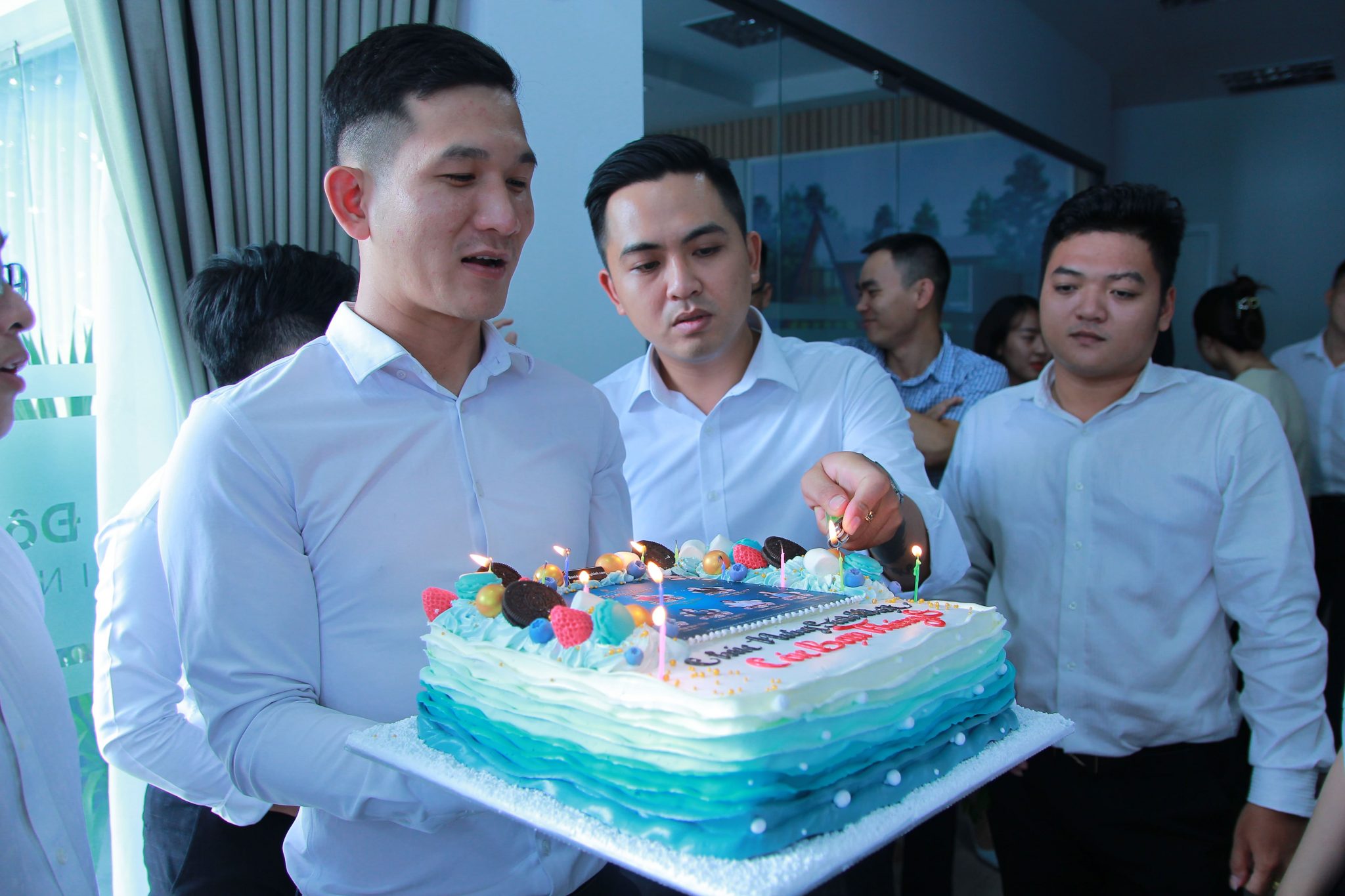 PHUONG-DONG-CHUC-MUNG-SINH-NHAT-CBNV-TRONG-THANG-82022 - phuongdongcorp.vn (7)