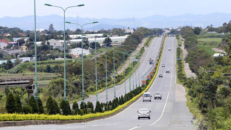 Khẩn trương cắm mốc giải phóng mặt bằng cao tốc Tân Phú - Bảo Lộc (1)