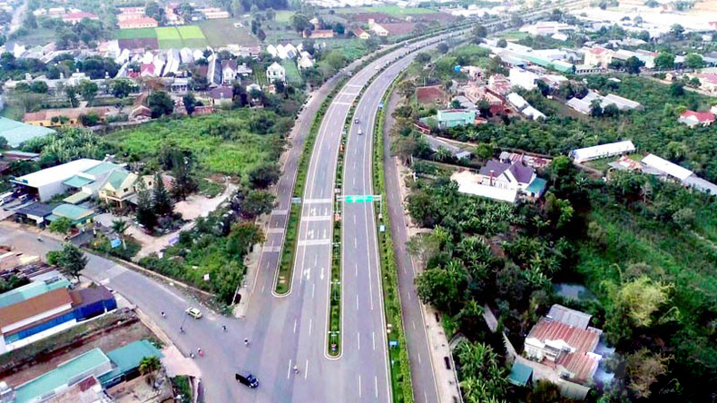 Khẩn trương cắm mốc giải phóng mặt bằng cao tốc Tân Phú - Bảo Lộc (2)