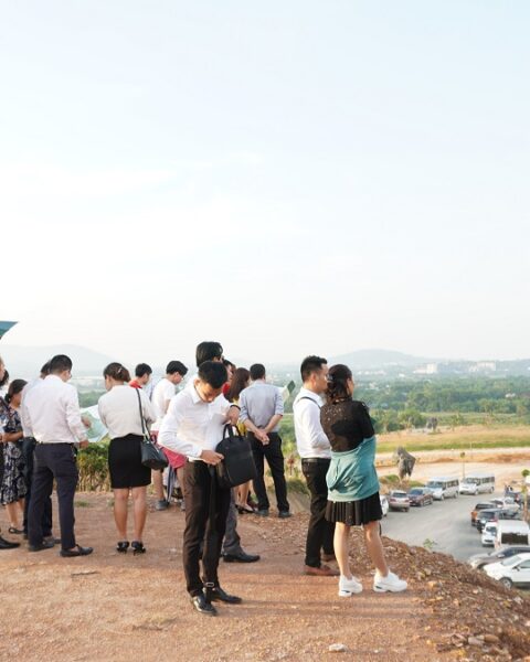 Bất động sản sẽ ấm lên vào cuối năm và phát triển trở lại trong năm 2024(1) Bất động sản sẽ ấm lên vào cuối năm và phát triển trở lại trong năm 2024(1)